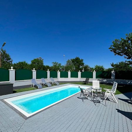 Atemberaubendes Apartment + Pool เวียนนา ภายนอก รูปภาพ