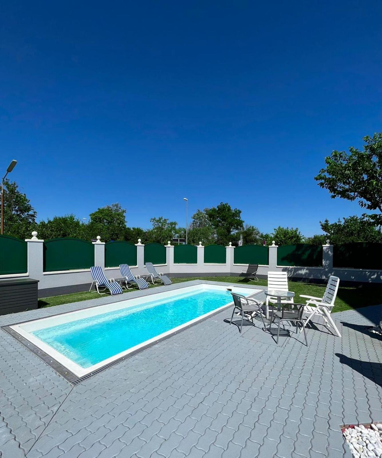 Atemberaubendes Apartment + Pool เวียนนา ภายนอก รูปภาพ